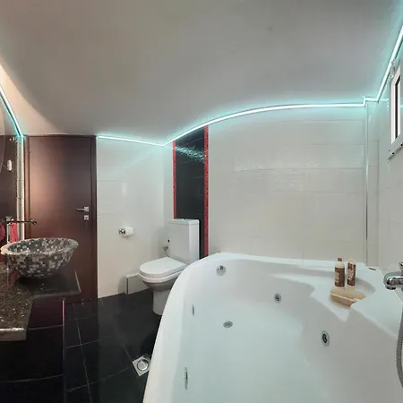 Aphrodites House Upon White Tower Apartment