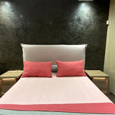 Aphrodites House Upon White Tower Apartment