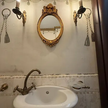 Aphrodites House Upon White Tower Apartment